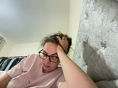 Cindysweetceex online show from July 24, 9:22 pm