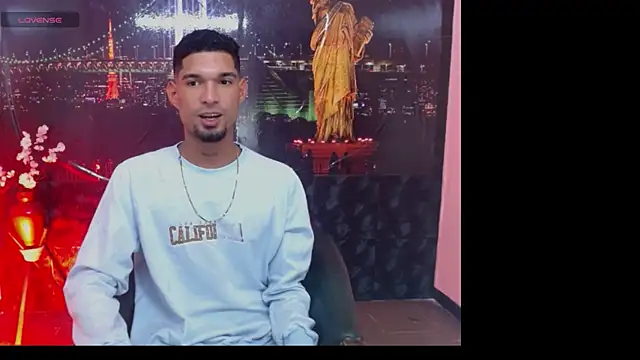 Snapshot of Carlos_eclipse chatting on June 29, 7:35 pm Carlos eclipse online show from June 29, 7:35 pm