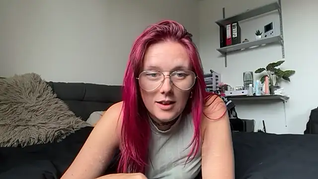 LeaLoveXXX online show from July 6, 7:04 am