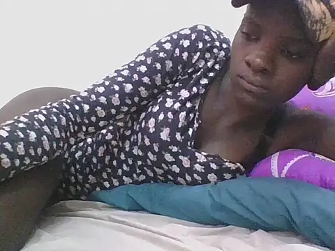 ebonypetite2 online show from July 10, 4:34 am