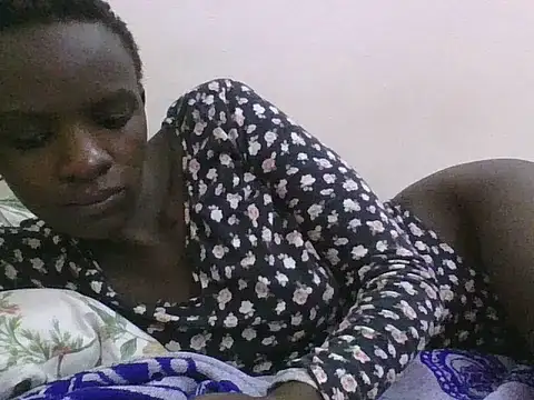 ebonypetite2 online show from July 16, 4:09 am