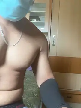 muscularZoro online show from August 7, 9:48 am