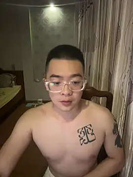 Snapshot of iamtobias chatting on June 23, 7:45 pm iamtobias online show from June 23, 7:45 pm