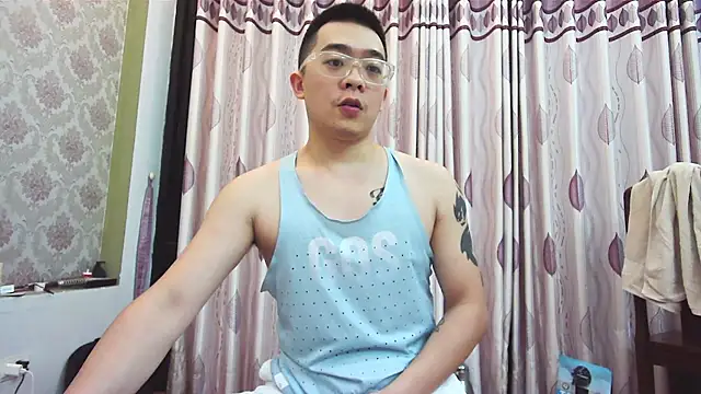 Snapshot of iamtobias chatting on July 14, 1:17 pm iamtobias online show from July 14, 1:17 pm