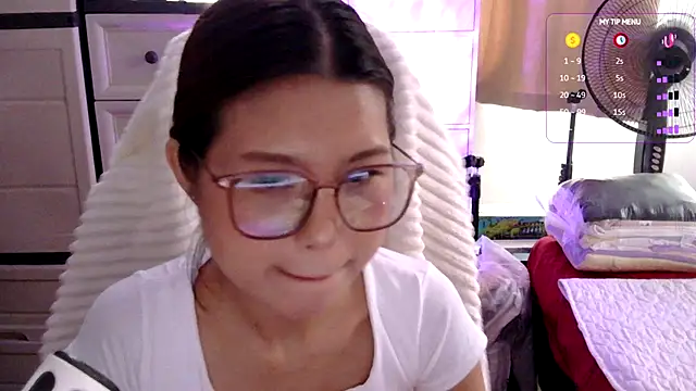 urgrl portia online show from July 24, 9:49 am
