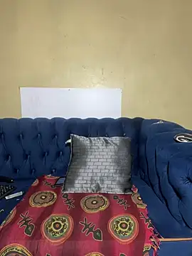 BigBootyBrie01 online show from July 15, 6:31 am