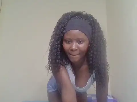cute bee online show from July 23, 10:28 pm