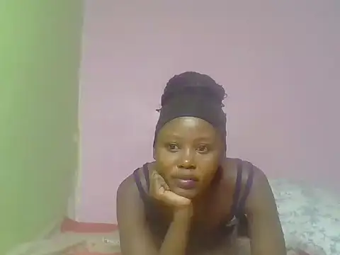 cute bee online show from June 12, 8:39 pm