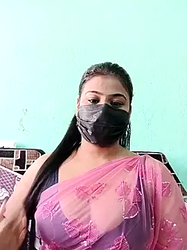 Snapshot of Sweathatamil chatting on July 10, 4:45 am Sweathatamil online show from July 10, 4:45 am