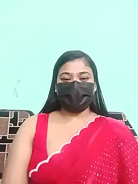 Snapshot of Sweathatamil chatting on July 17, 5:43 pm Sweathatamil online show from July 17, 5:43 pm