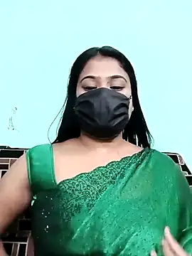 Snapshot of Sweathatamil chatting on July 23, 6:04 pm Sweathatamil online show from July 23, 6:04 pm