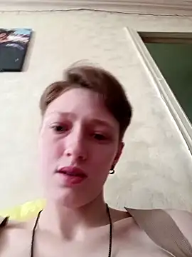 Snapshot of Luna-Desire chatting on June 15, 9:09 am Luna-Desire online show from June 15, 9:09 am