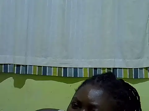CURVY-CORAZZON online show from June 15, 6:02 am