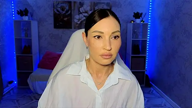 NikoleMills online show from July 7, 6:16 am