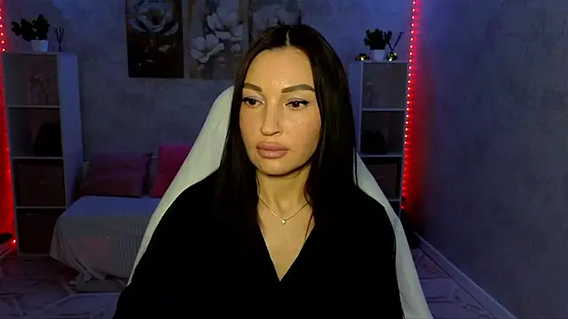NikoleMills online show from July 10, 6:13 am