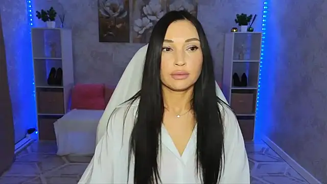 NikoleMills online show from July 25, 6:10 am