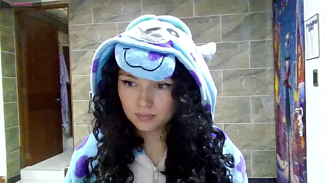 Diamond Curls online show from July 23, 3:52 pm