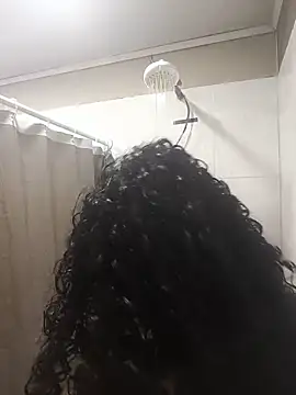 Diamond Curls online show from June 19, 1:50 pm