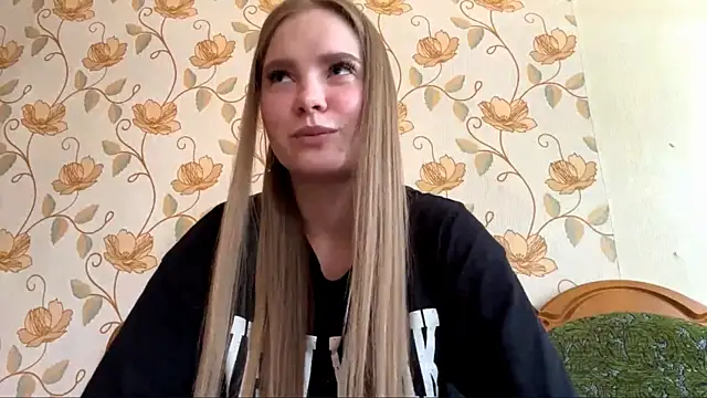 ArethaSchlauch online show from June 10, 2:29 pm