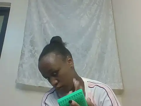 Snapshot of Sweet-cherrry chatting on July 4, 9:26 am Sweet-cherrry online show from July 4, 9:26 am