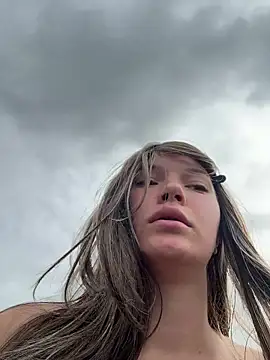 girl-Emily online show from July 7, 6:47 am