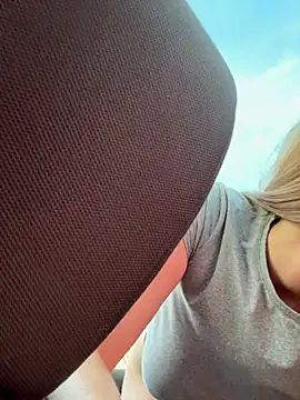 girl-Emily online show from June 26, 4:18 am