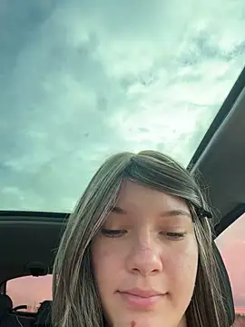 girl-Emily online show from July 10, 4:23 am