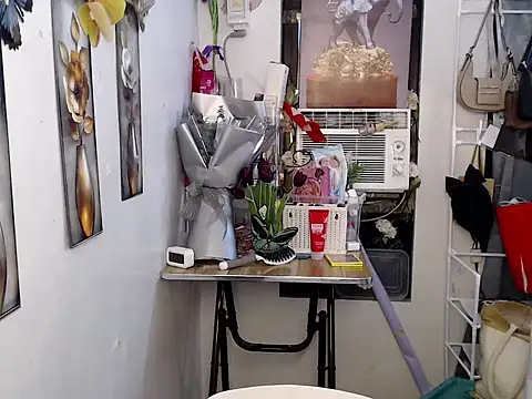 Horny HoneyX online show from July 20, 9:27 am