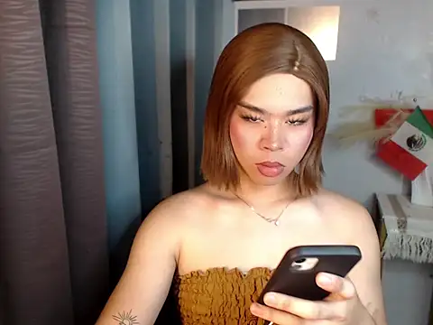 Horny HoneyX online show from July 8, 7:42 am