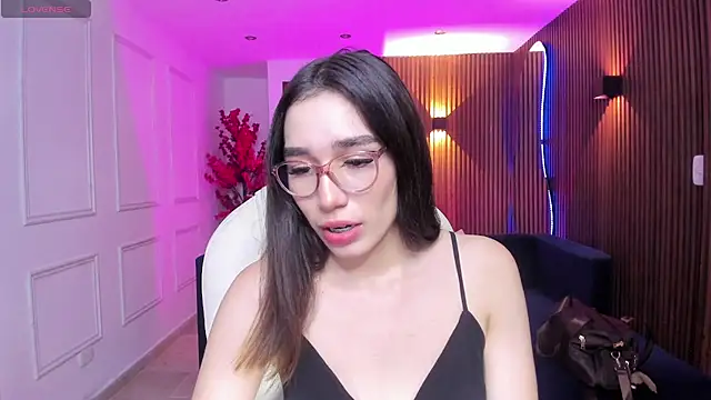 Emma caarter  online show from July 1, 3:18 am