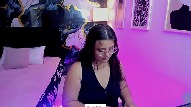 Miss Kloee online show from June 24, 11:53 am