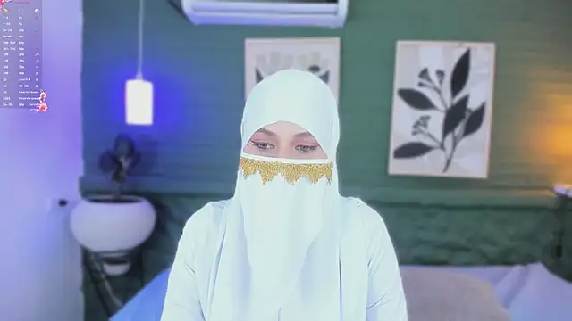 Snapshot of aisha_k chatting on July 16, 11:02 pm aisha k online show from July 16, 11:02 pm