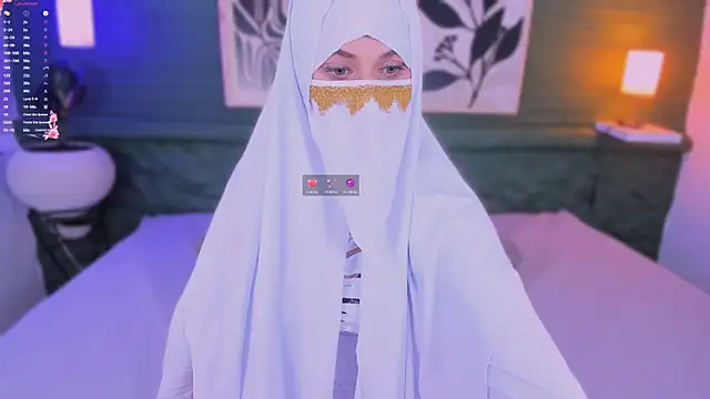 Snapshot of aisha_k chatting on July 13, 11:48 pm aisha k online show from July 13, 11:48 pm