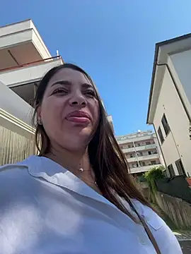 Snapshot of ANABELLA87 chatting on August 3, 9:04 am ANABELLA87 online show from August 3, 9:04 am
