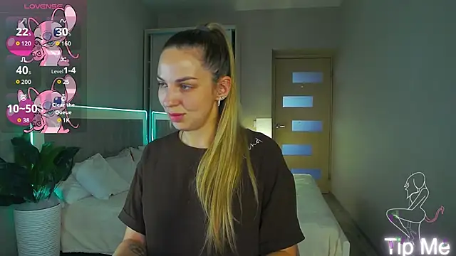 babbyalexandra online show from June 16, 1:44 pm