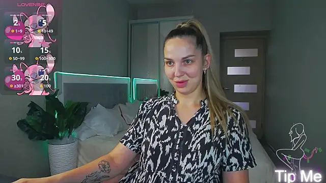 babbyalexandra online show from June 13, 12:58 pm