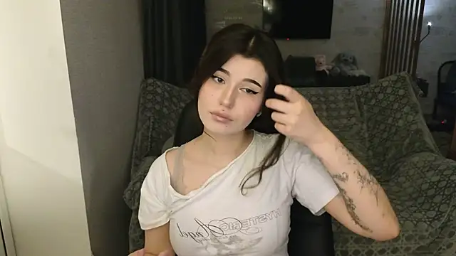 Snapshot of SolanaFlipper chatting on June 23, 7:23 pm SolanaFlipper online show from June 23, 7:23 pm