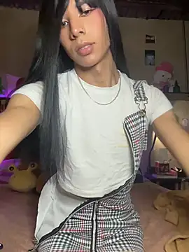 lady Tayron online show from August 6, 6:08 am