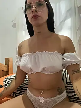 miimii lovee online show from July 9, 8:19 pm