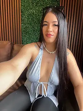 Snapshot of ArianaBlum chatting on June 21, 2:34 pm ArianaBlum online show from June 21, 2:34 pm