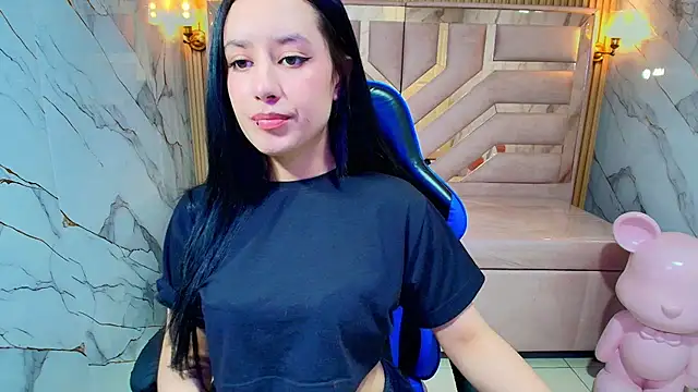 Aleja r  online show from July 4, 8:13 pm