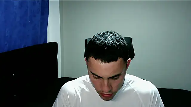 Ethann Valee online show from August 3, 11:31 pm