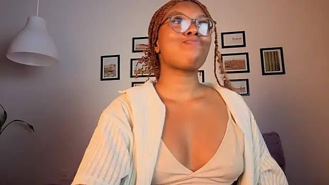 Victoria-Jacksonn online show from July 3, 8:37 pm