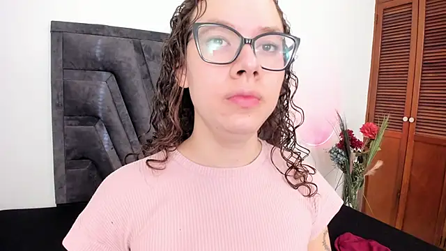 Snapshot of ParisMendez chatting on July 12, 12:17 pm ParisMendez online show from July 12, 12:17 pm