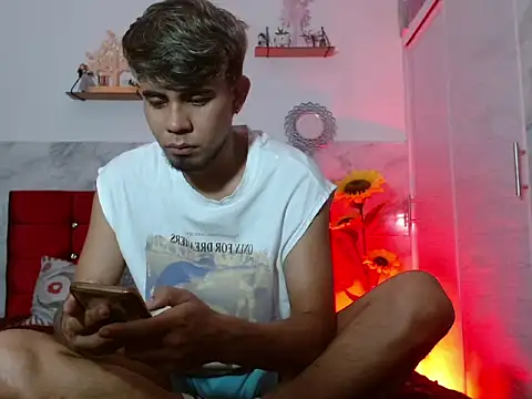 Snapshot of Colentt_Blake chatting on June 10, 9:16 pm Colentt Blake online show from June 10, 9:16 pm
