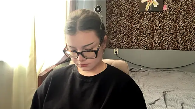 StellaCors online show from August 8, 2:02 pm