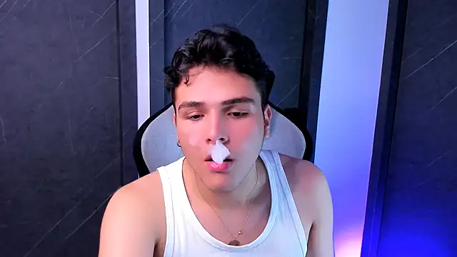 cam suaza online show from July 11, 3:51 am
