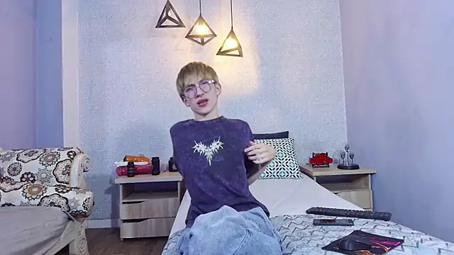 axell stone  online show from June 21, 1:55 am