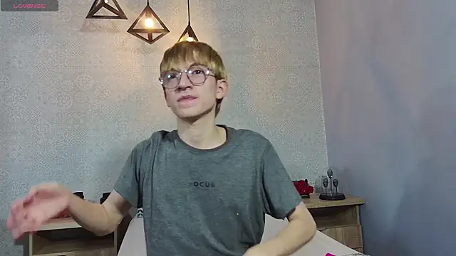 axell stone  online show from June 16, 8:53 pm