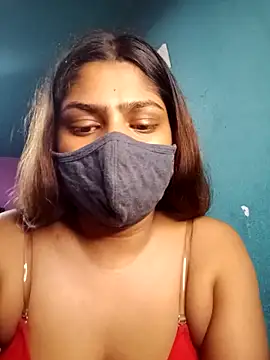 Model-031 online show from June 10, 7:04 pm